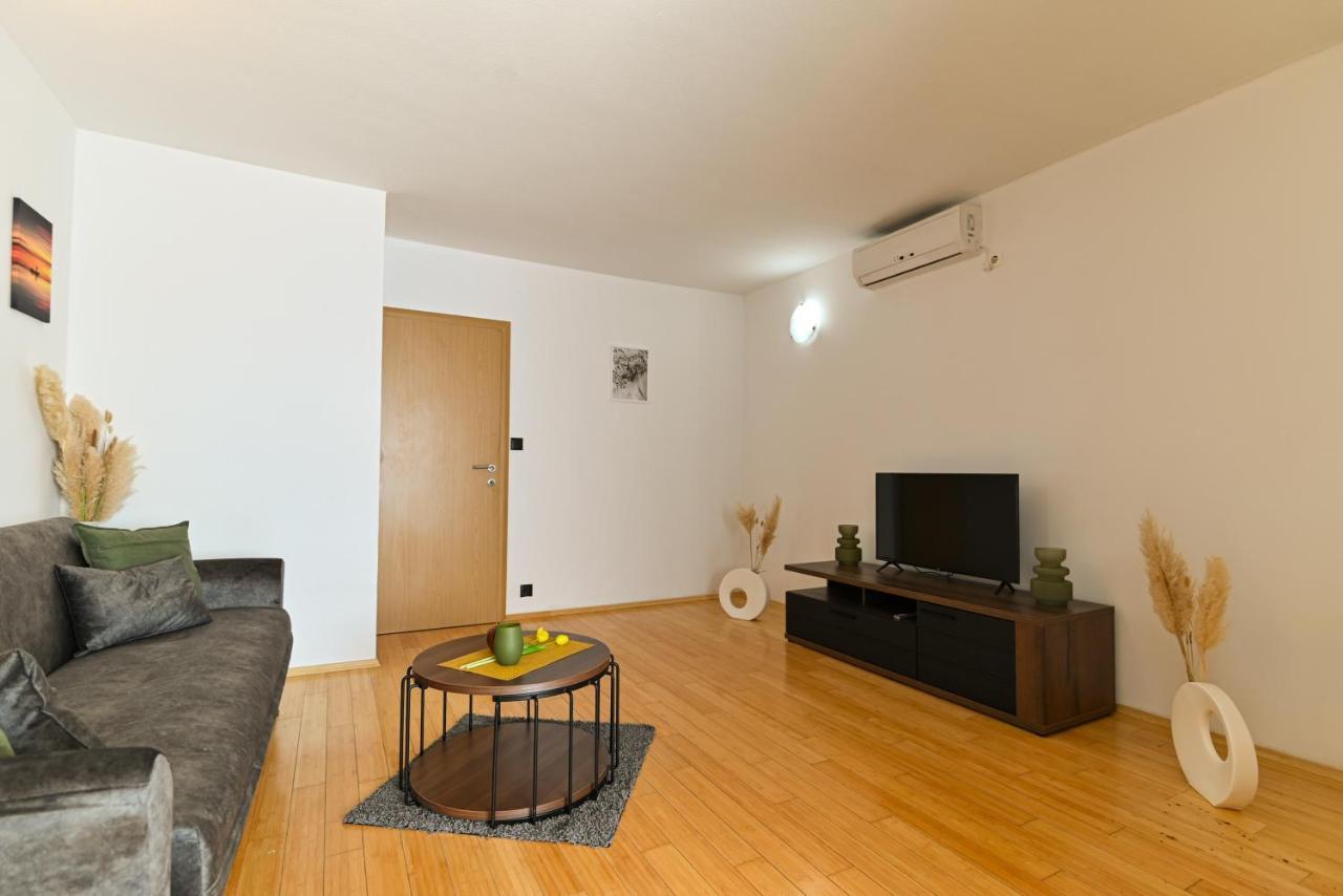 Apartmani Cesarica Trogir Exterior photo